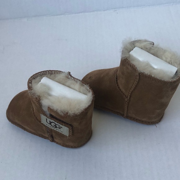 Baby size small Ugg Boots - Picture 4 of 9
